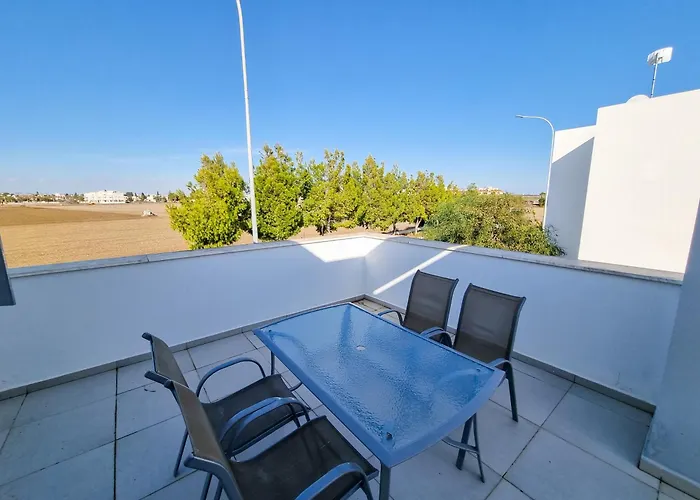 With Private Pool And Bbq * Larnaca