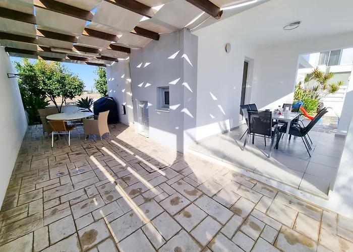 Villa With Private Pool And Bbq